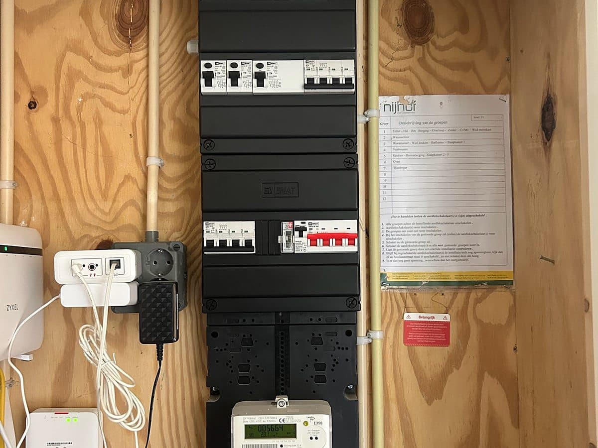 Groepenkast in een nieuwe woning, beeld 2
