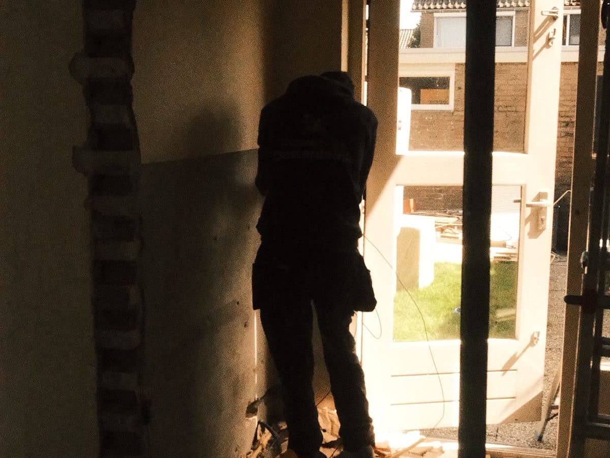 Woning teruggebracht tot casco, beeld 4