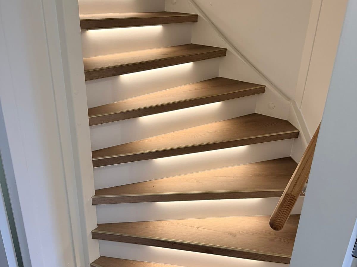 Trap met inbouwverlichting, beeld 4